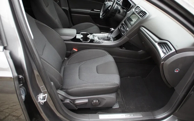 Ford Mondeo cena 39900 przebieg: 239000, rok produkcji 2016 z Kutno małe 301